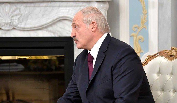 Лукашенко раскрыл подробности выезда Тихановской в Литву: Плакала у меня на шее