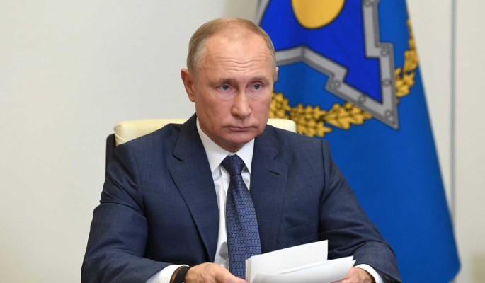 "Это было его личное решение": Песков о бункере и новогодних планах Путина 