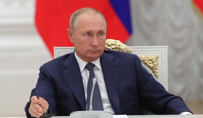 "Оторопь берет": Путин о жестких ограничительных мерах по отношению к ТВ и соцсетям