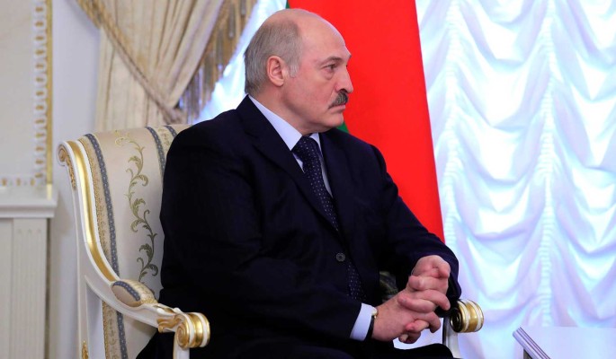 Политолог: Белорусские силовики передадут Лукашенко в руки народа 