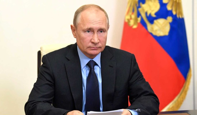 Россияне завалили Путина вопросами о пенсиях и ценах на продукты