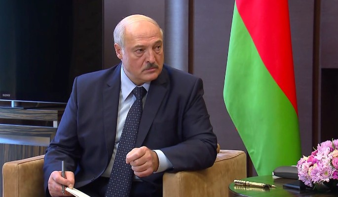 "Терпения вам": Лукашенко запугивает Путина