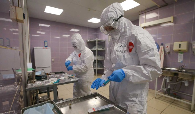 За сутки в России коронавирус обнаружили у 27 403 человек 
