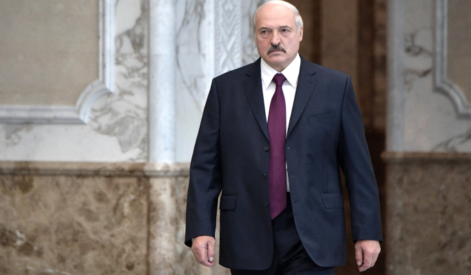 Политик Корнеенко об оттягивании референдума в Белоруссии: Лукашенко опасается любого голосования