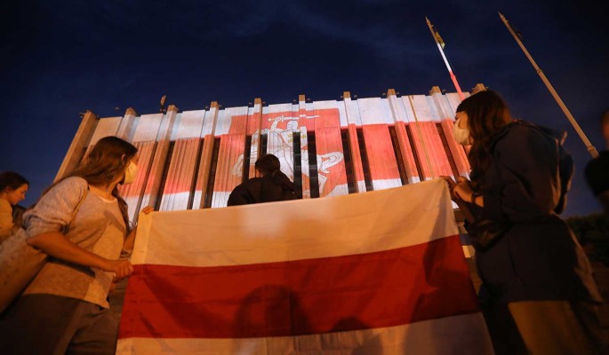 Политолог Акопов о заинтересованности Европы в белорусском политическом кризисе: Поиграют и бросят