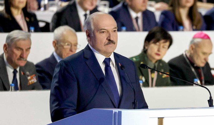 Маски сорваны: Лукашенко назвал себя авторитарным руководителем 