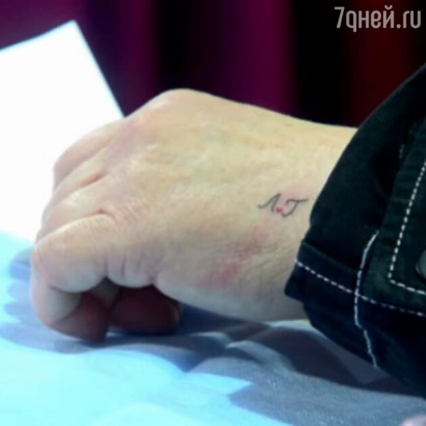«Есть ещё порох!» 61-летняя Гузеева сделала татуировку на видном месте