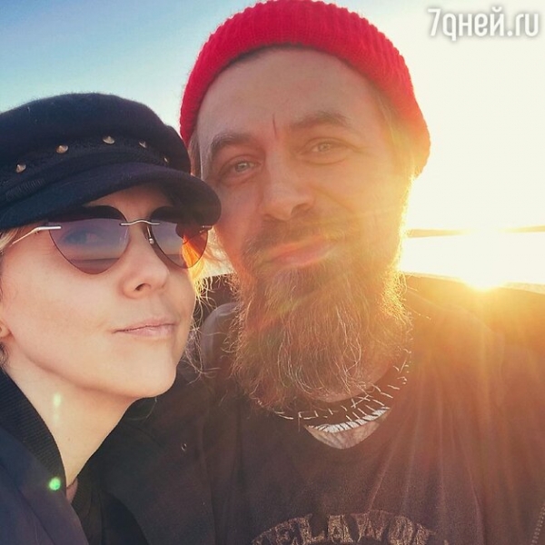 «Седина в бороду»: Шелест удивила редким снимком с мужем