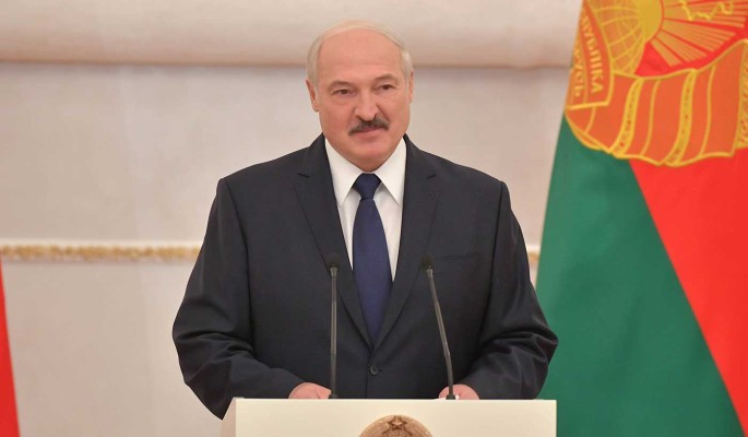 Визитом в Азербайджан Лукашенко хочет попытаться вернуть свою легитимность – эксперт Казакевич 