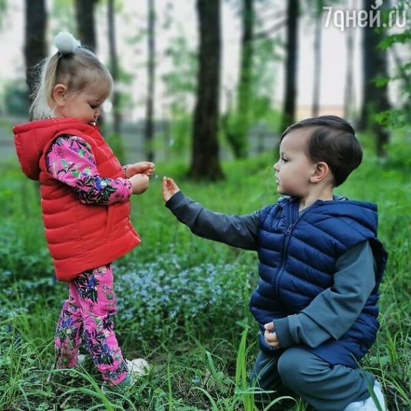 «Какой лапуля — весь в отца»: 3-летний внук Кудрявцевой очаровал поклонников