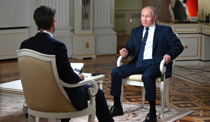 "Удалось поглумиться над американцами": политолог Лукьянов оценил юмор Путина в интервью NBC
