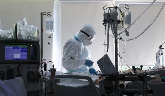 В России рассказали об опасности нового штамма коронавируса "лямбда"