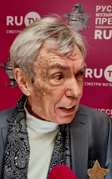 "Связи помогут сделать их звездами": 73-летний Юрий Николаев впервые показал своих маленьких детей