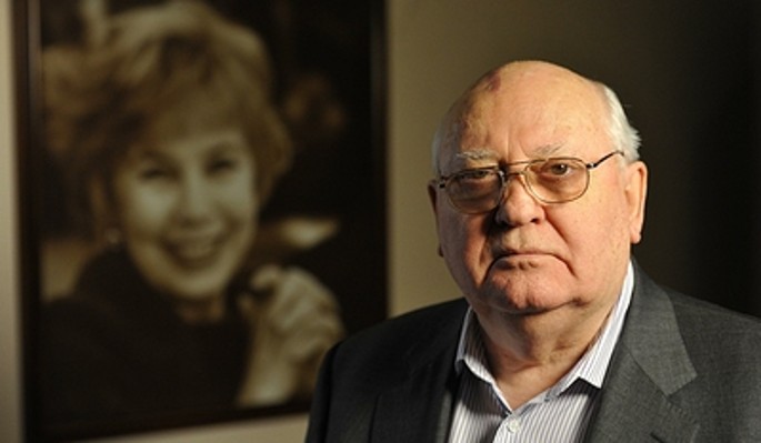 Вся Россия рыдает: как умершего Горбачева проводили в последний путь