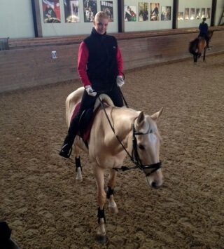 Конь – подарок Анастасии Волочковой