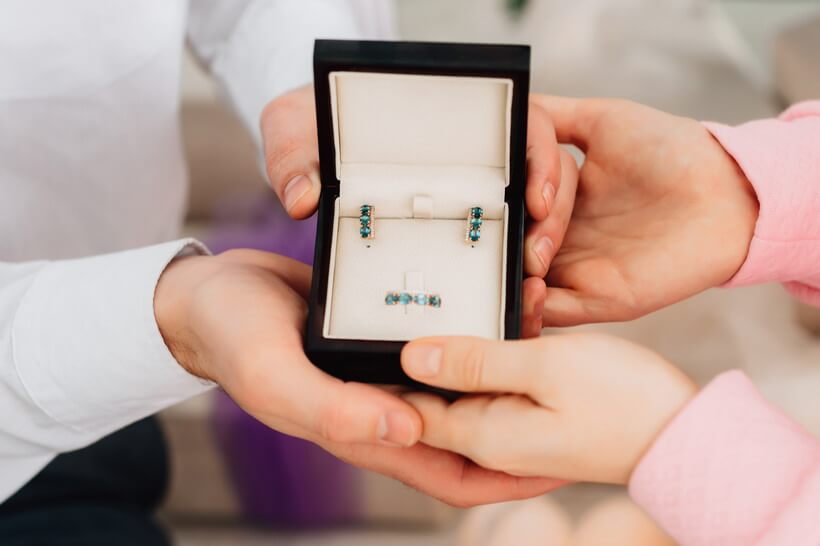 Выбираем идеальный ювелирный подарок жене