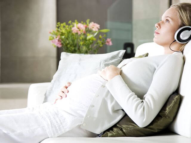 Прослушивание классической музыки во время беременности