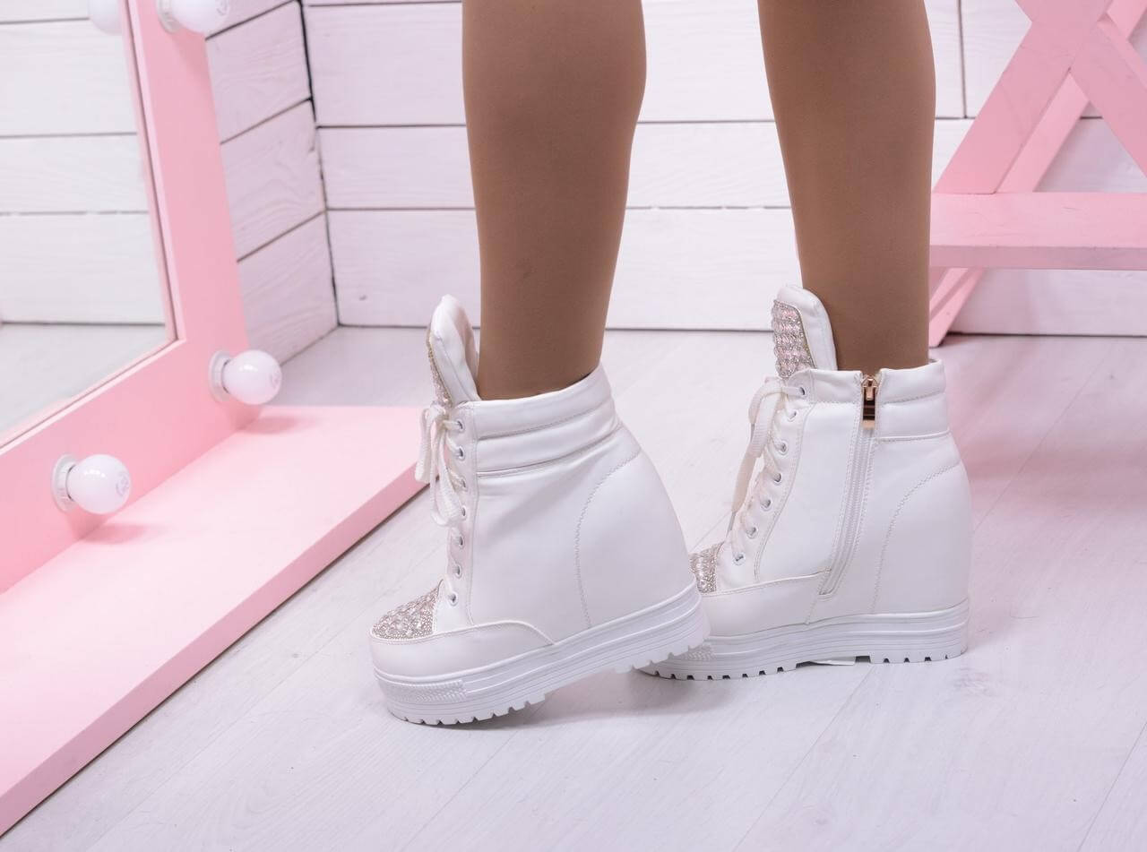 Обувь в спортивном стиле: модные тенденции