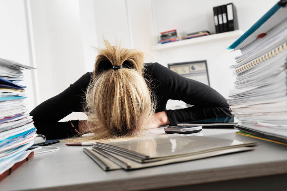 Эмоциональное выгорание: причины, симптомы, способы борьбы