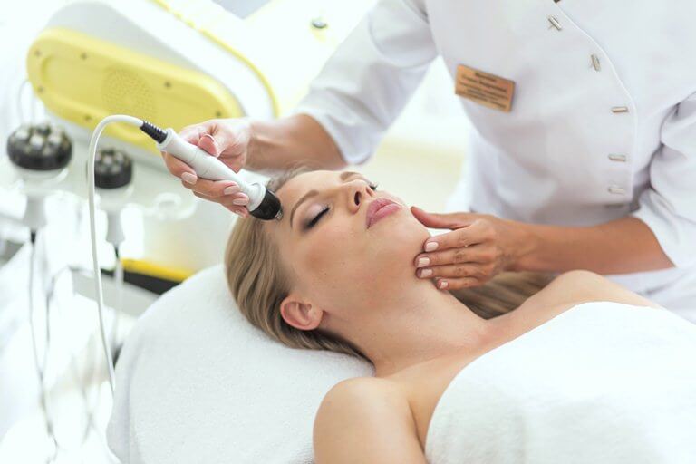 Аппаратная косметология: виды и преимущества