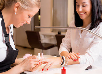 Почему важен выбор мастера маникюра?