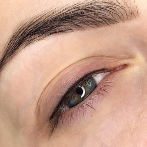 Перманентный макияж межреснички: удобная и красивая альтернатива повседневной рутине