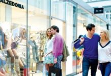 Почему люди так любят посещать торговые центры?