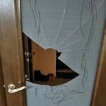 Рифленое стекло для межкомнатных дверей: где уместно, как выбрать, как вставить в дверь