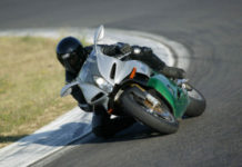 Спортивный мотоцикл: правильный выбор для езды по треку