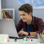 Почему образование онлайн так популярно?