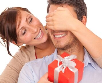 Как выбрать подарок мужу?