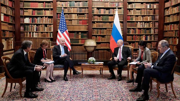 Впервые с глазу на глаз: как прошла встреча Путина и Байдена в Женеве