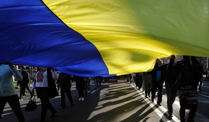 Аналитик Петров рассказал о давлении Запада на Украину