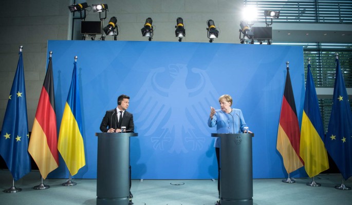 "Это кольцо безвластия?": переговоры Зеленского с Меркель оценили