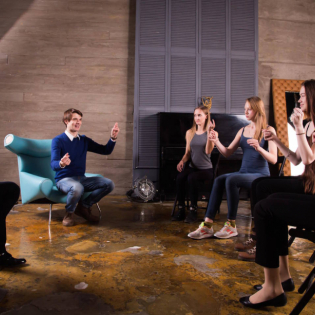 Театральная студия для взрослых: преимущества обучения