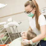 Лечение зубов в стоматологии: что входит в спектр услуг?