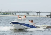 Особенности прогулки на катере в Санкт-Петербурге