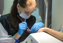 Как сделать классический маникюр пошагово