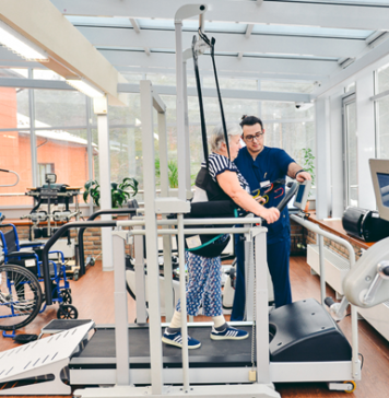 Реабилитация после инсульта: этапы восстановления