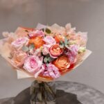 Какой букет цветов подарить любимой бабушке?