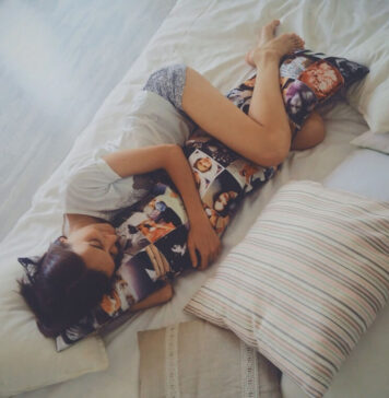 Дакимакура: подушка для объятий