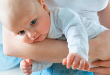 Колики у малыша – советы по облегчению жизни ребенка и родителей