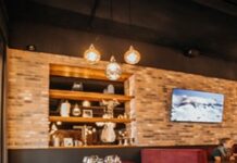 Март: ресторан европейской кухни