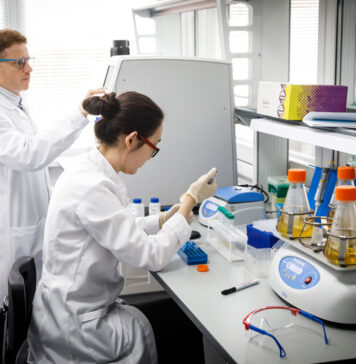 Советник Минпромторга А.А. Кристелёв: об успехах и планах импортозамещения в медицине и фармакологии