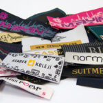 Преимущества жаккардовых этикеток для одежды