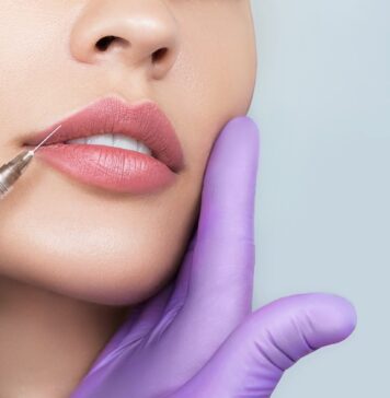 Как проходит процедура контурной пластики губ?