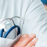 В каких случаях стоит вызывать нарколога на дом?