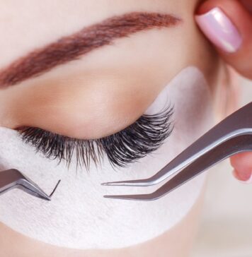 Какой клей подходит для фиксации ресниц?