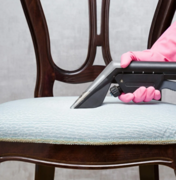Особенности химчистки кресел и стульев на дому