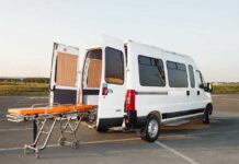 Как перевезти лежачего больного?